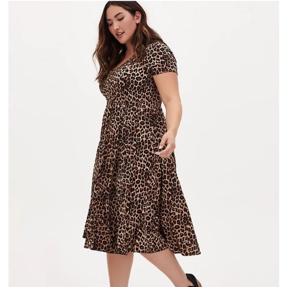 torrid Dresses & Skirts - Torrid LEOPARD CHALLIS BUTTON MIDI DRESS Size 3